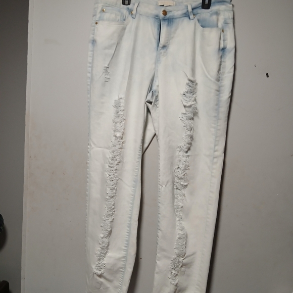 Nicki Minaj Ladies Light Blue Distressed Jeans. Size 13/14 - Picture 1 of 13